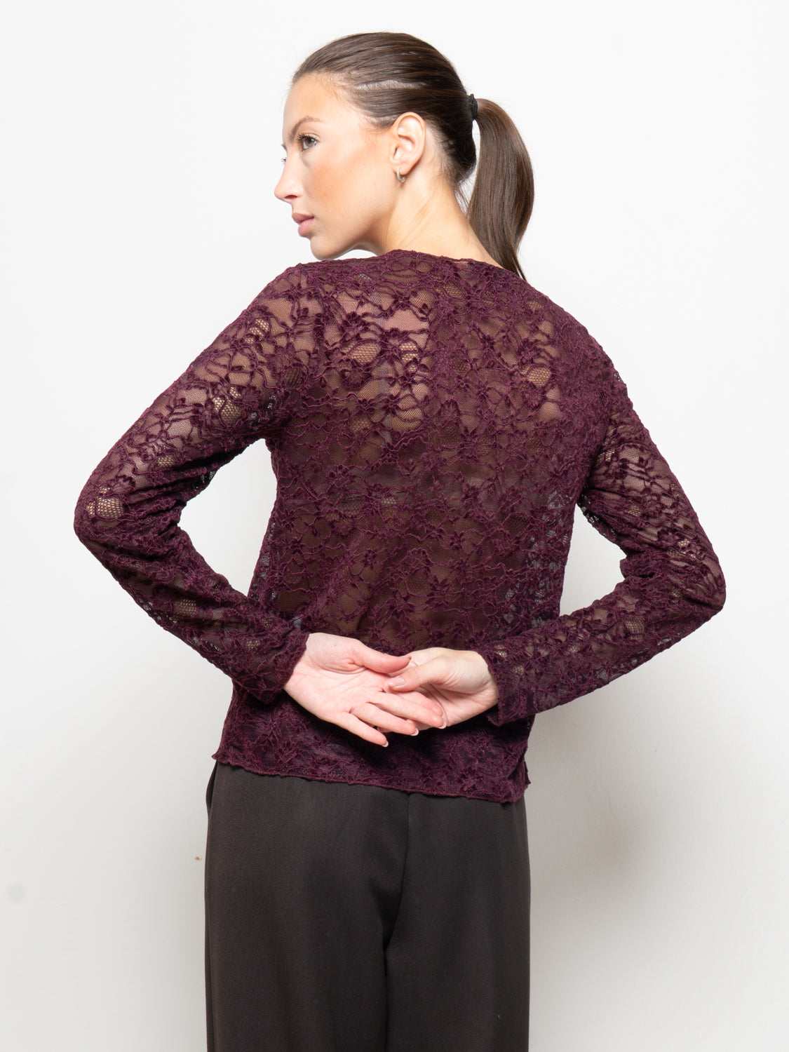 Blusa in pizzo macramè a maniche lunghe