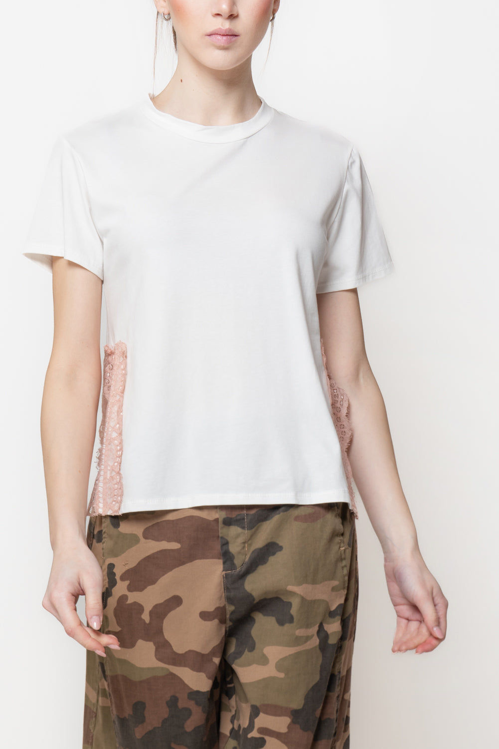 T-shirt con Intarsi in Pizzo