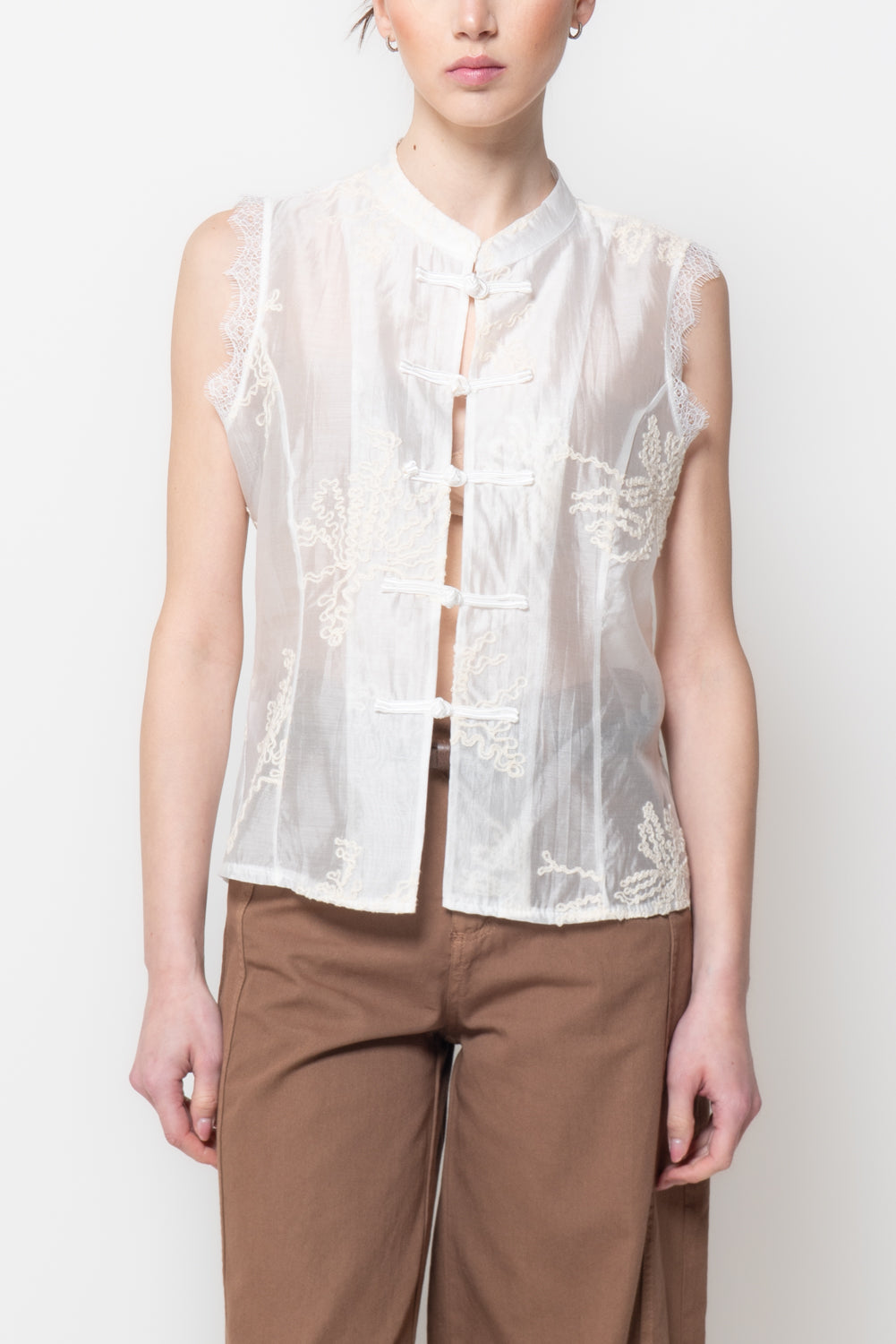 Camicia Smanicata con Alamari e Pizzo