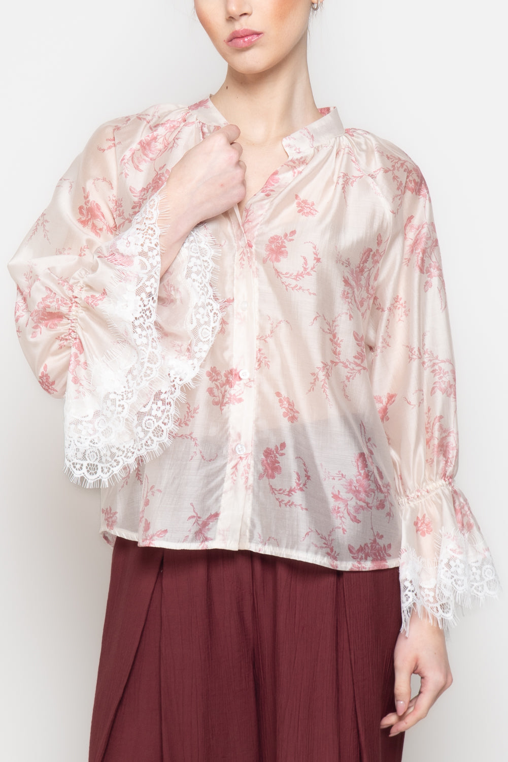Camicia in fantasia con dettagli in pizzo