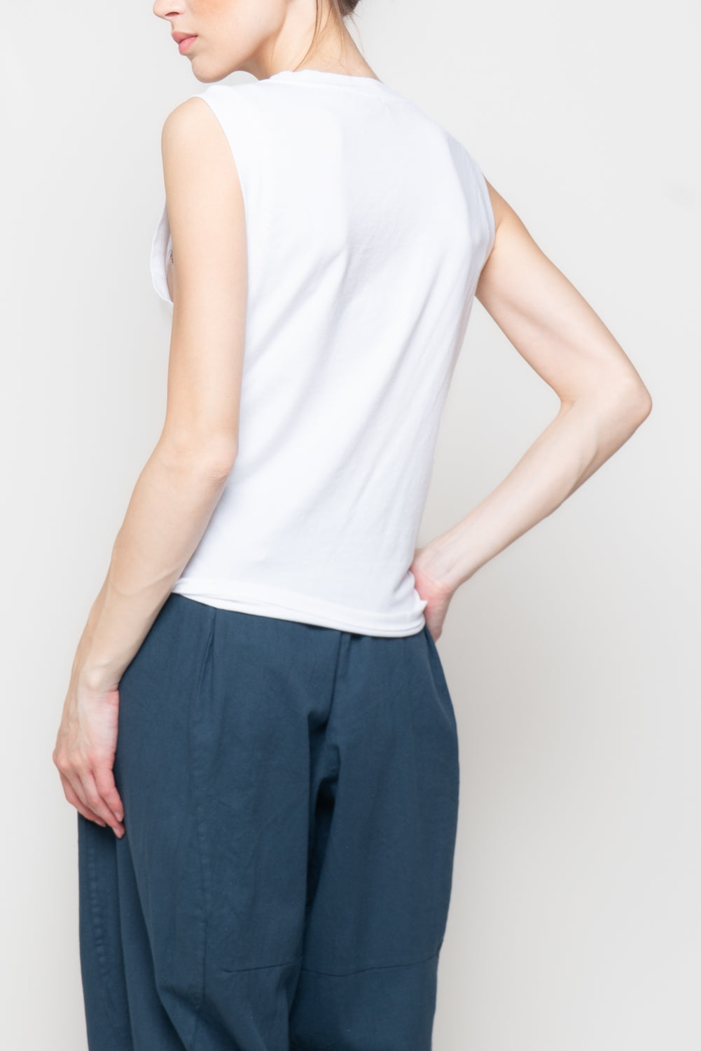 T-shirt smanicata rappresa