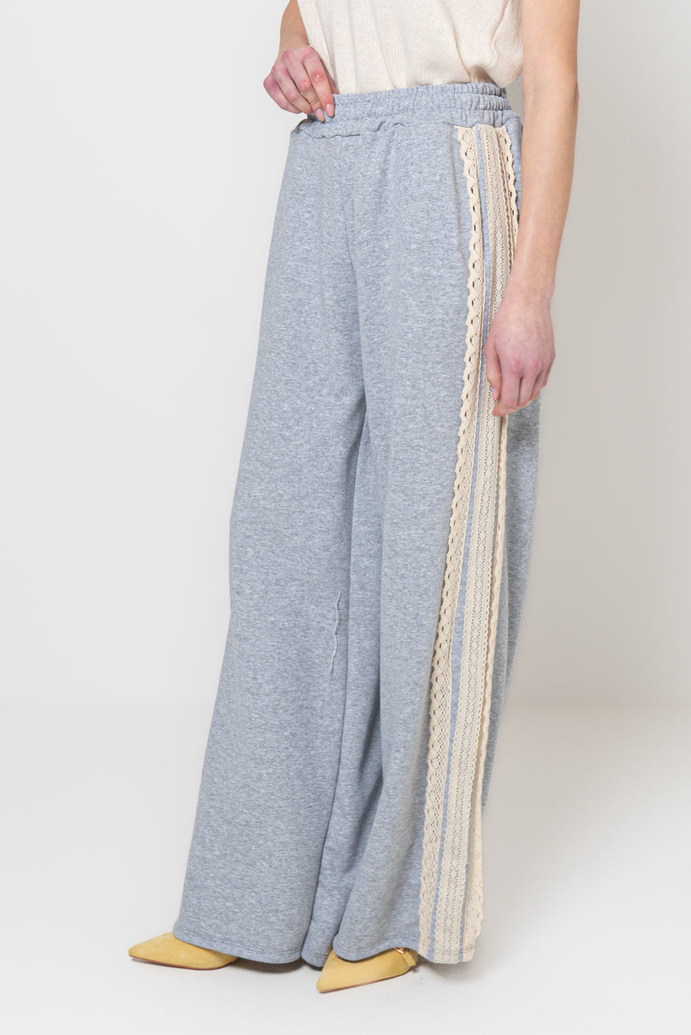 Pantaloni in felpa con banda in pizzo