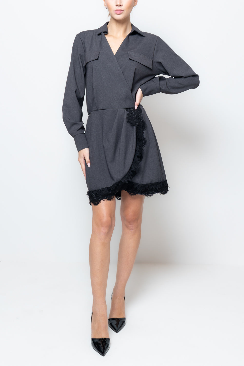 Abito con balza in pizzo