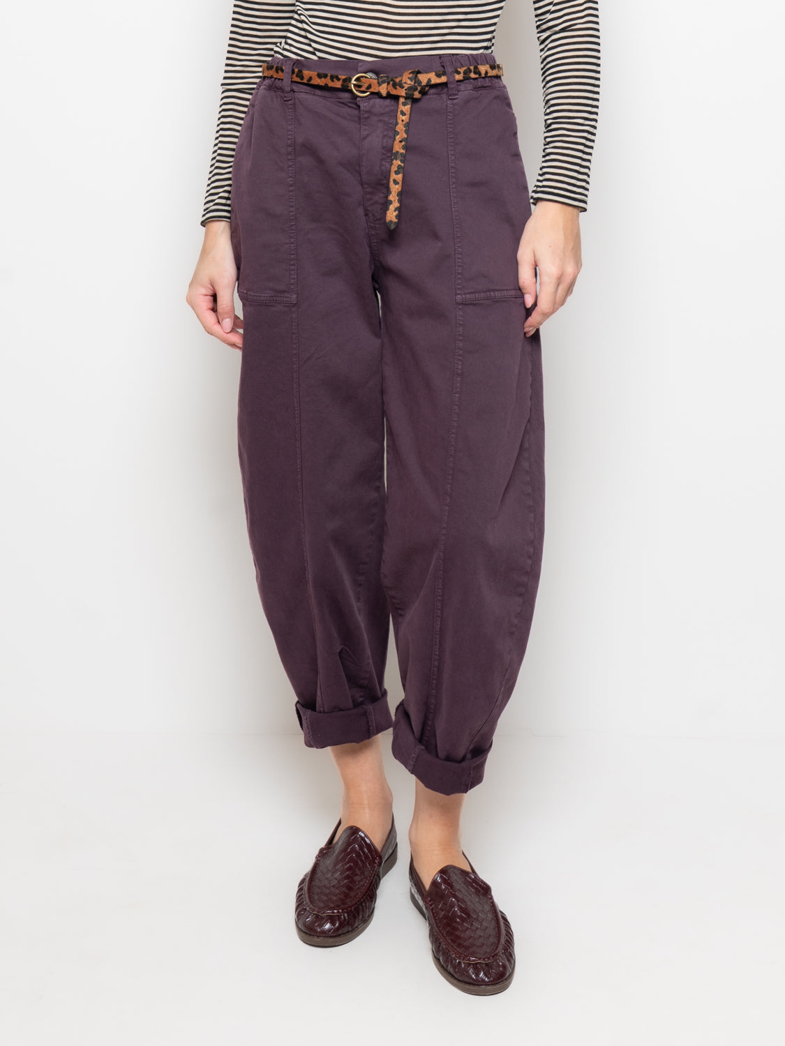 Pantalone cargo con cintura in fantasia animalier