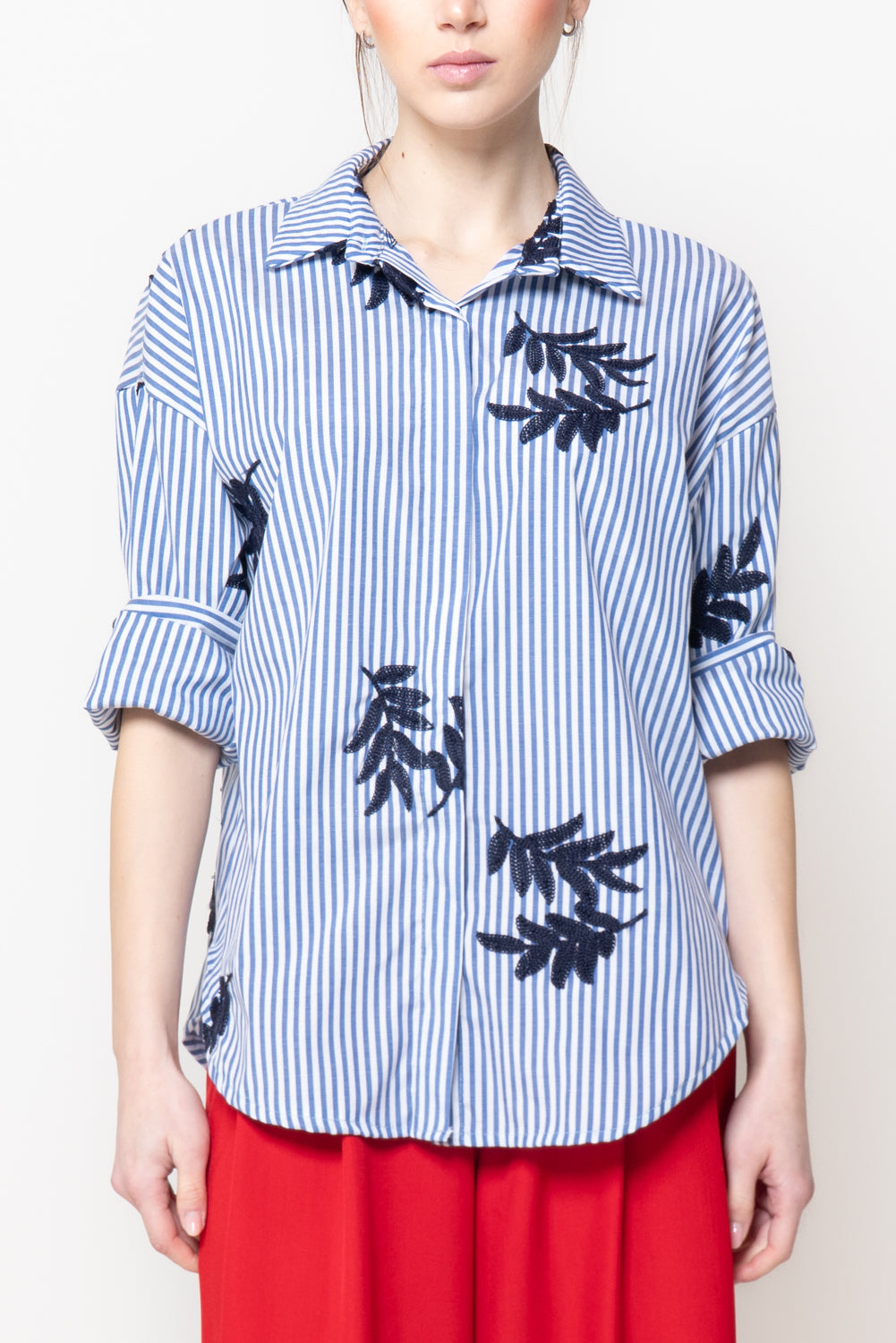 Camicia a Righe con Ricami Foglia