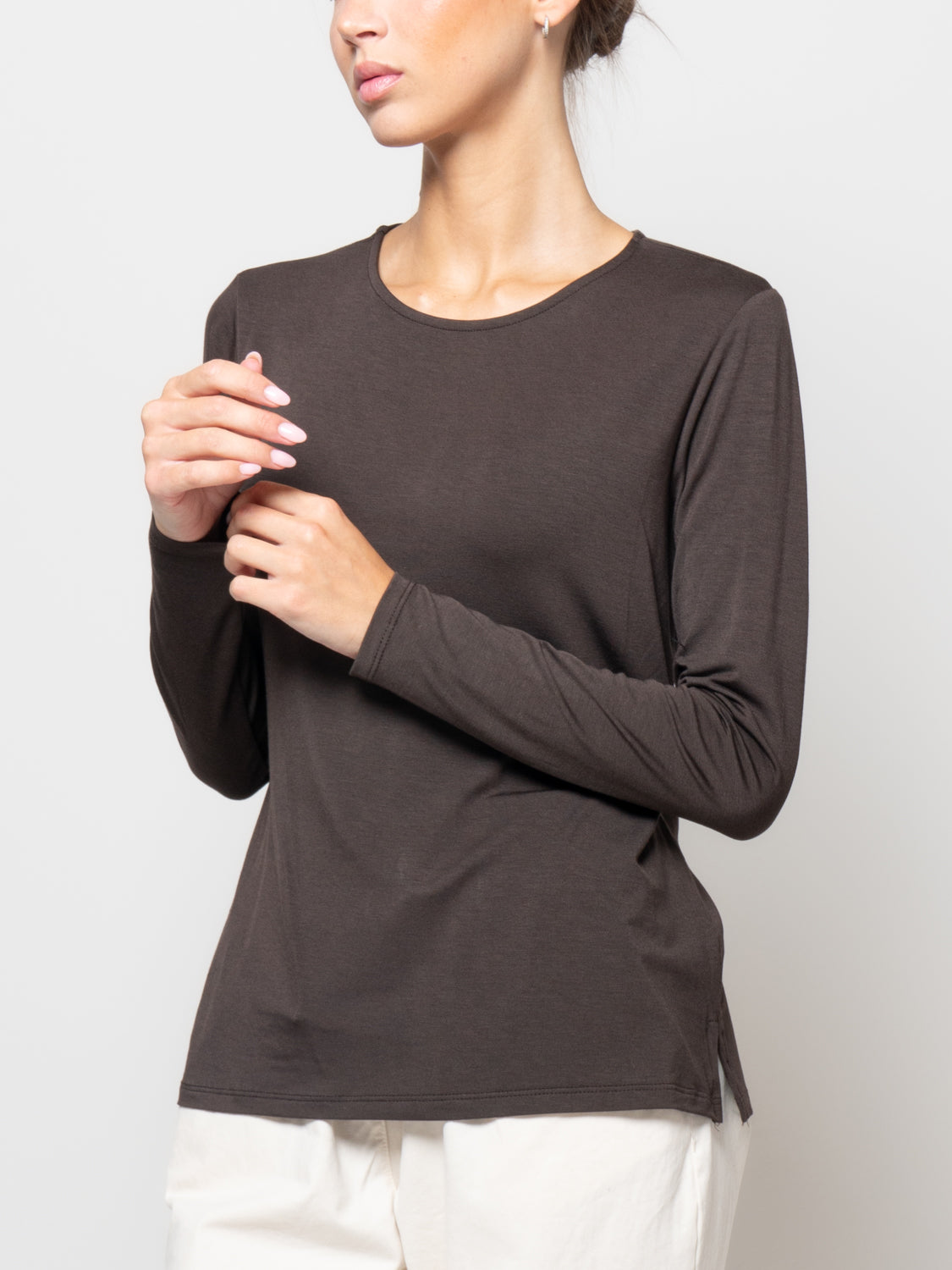 T shirt in viscosa con spacchi