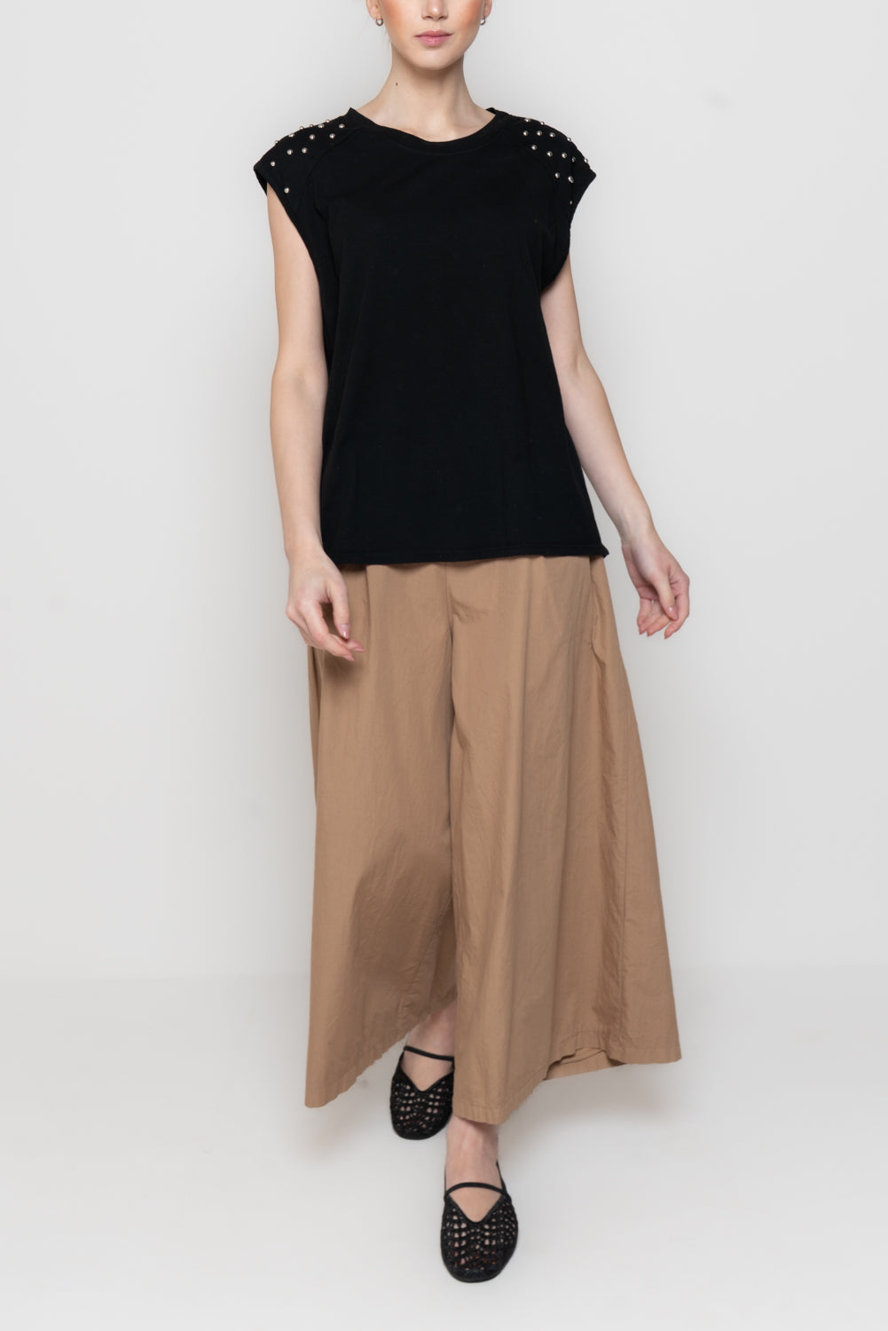 T-shirt con Borchie su Spalla