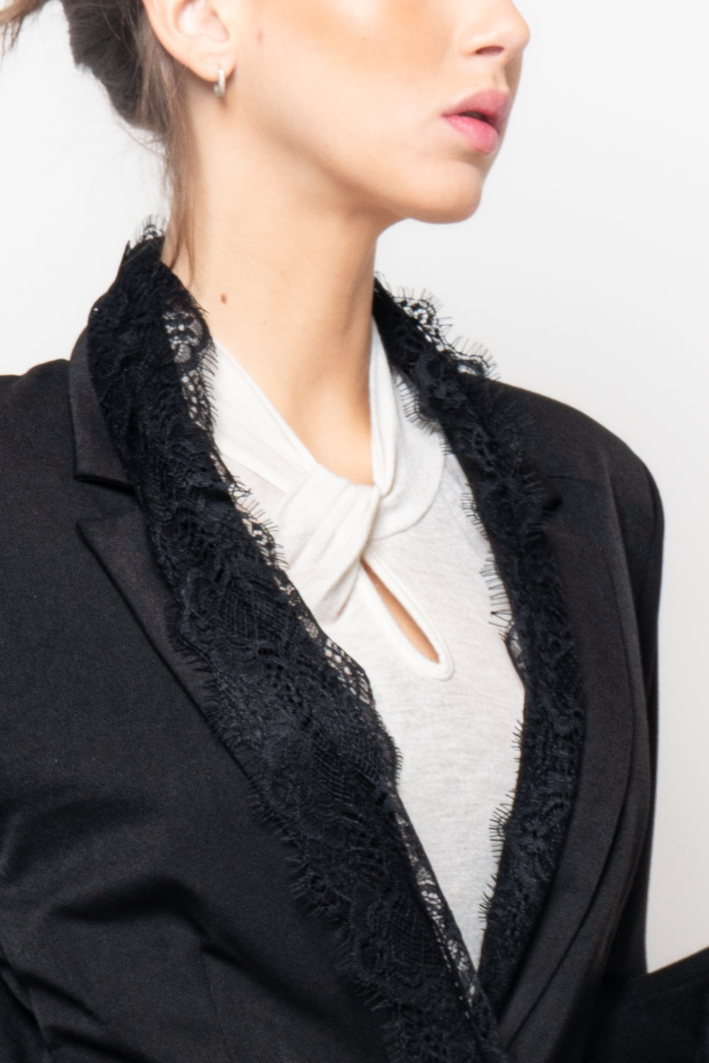 Giacca con profili in pizzo