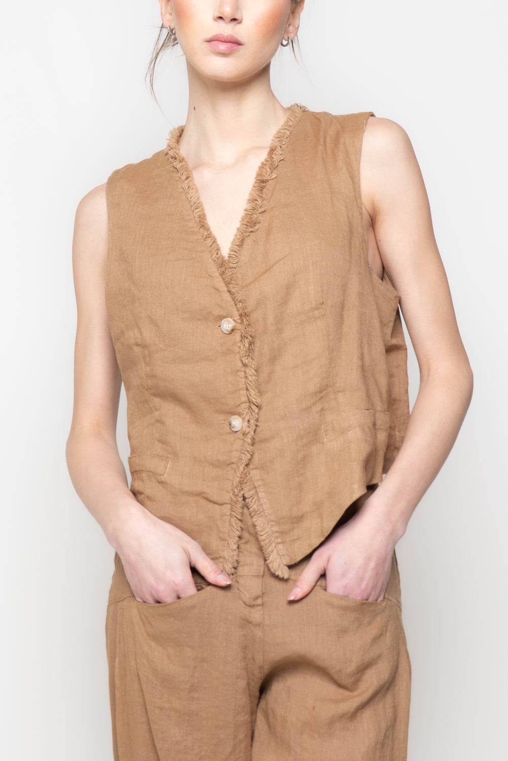 Gilet in 100% Lino con bordi sfrangiati
