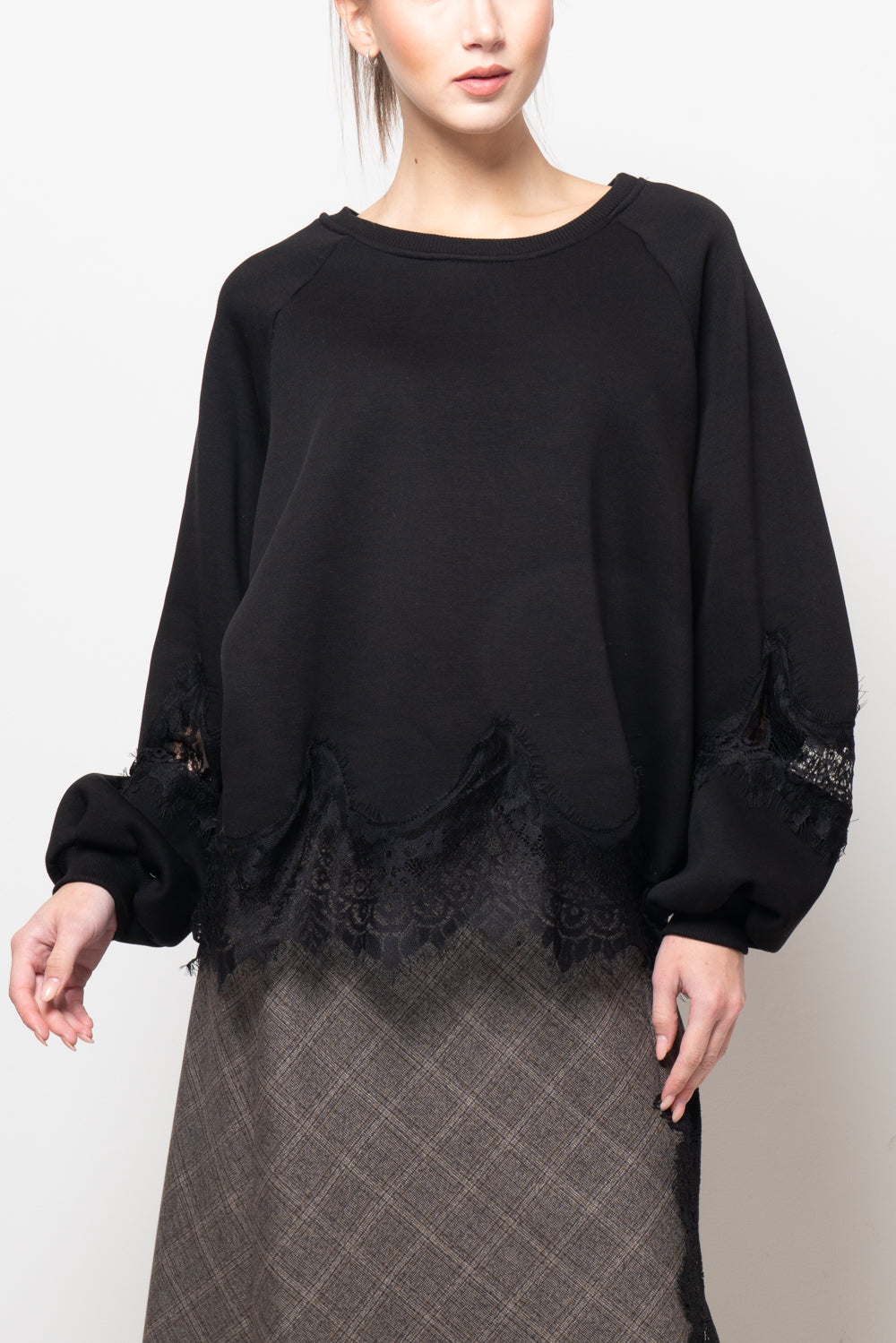 Felpa con balza in pizzo