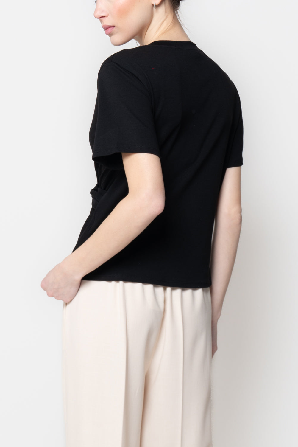 T-shirt con drappeggio
