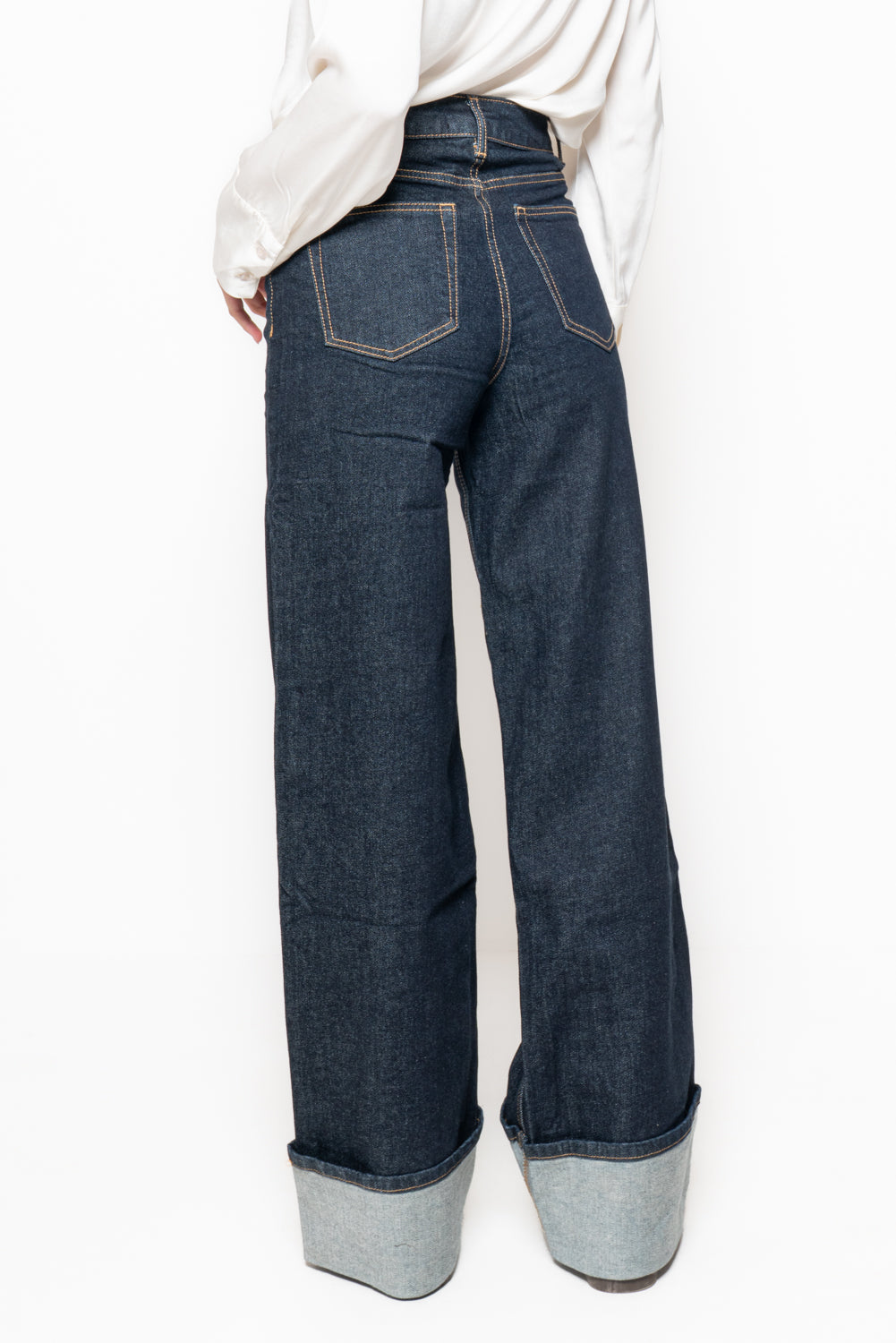 Jeans vita alta con risvolto