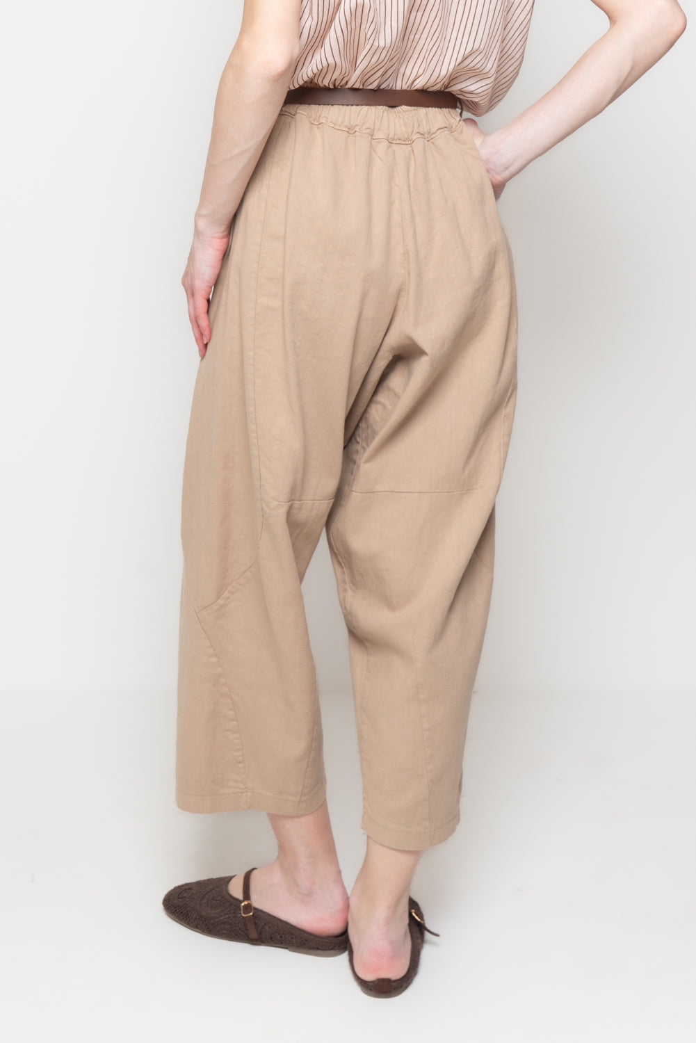 Pantalone a Gamba Larga con Cintura