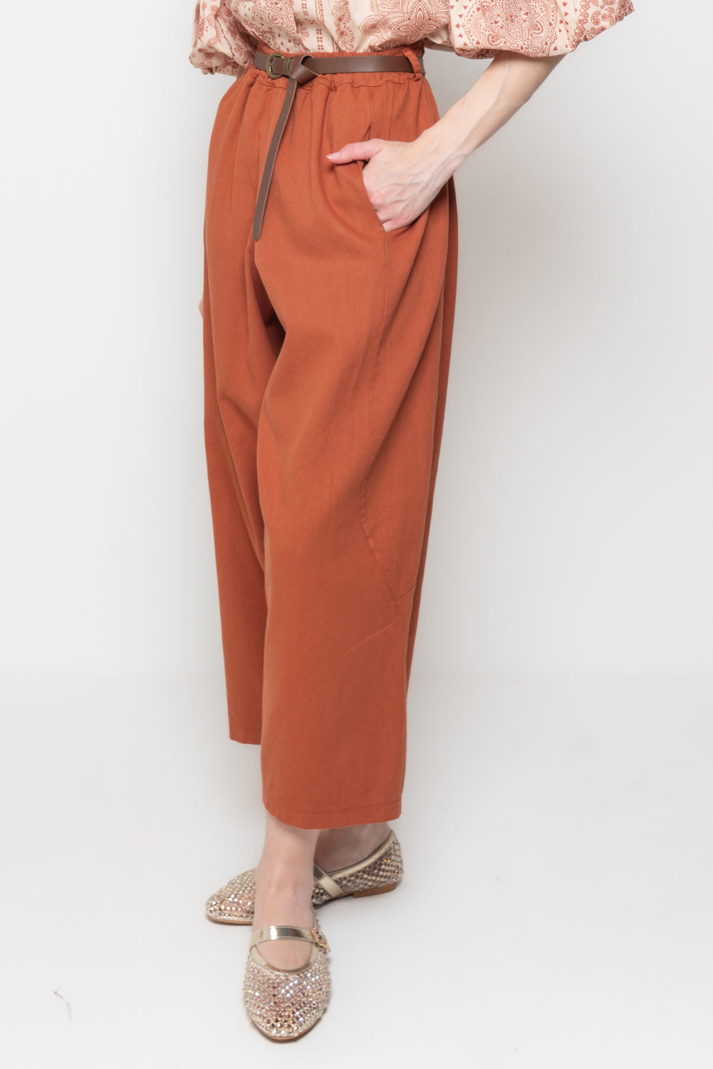 Pantalone a Gamba Larga con Cintura