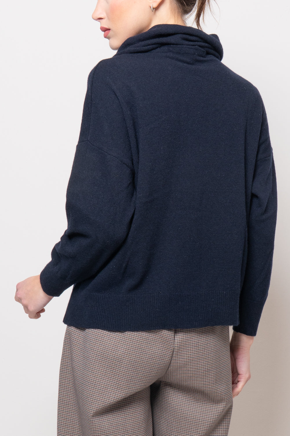 Maglia con collo ad anello