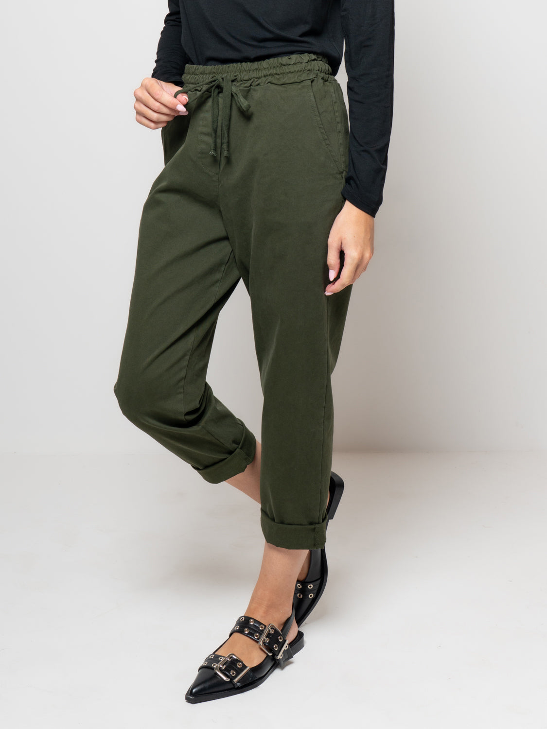 Pantalone baggy in gabardina