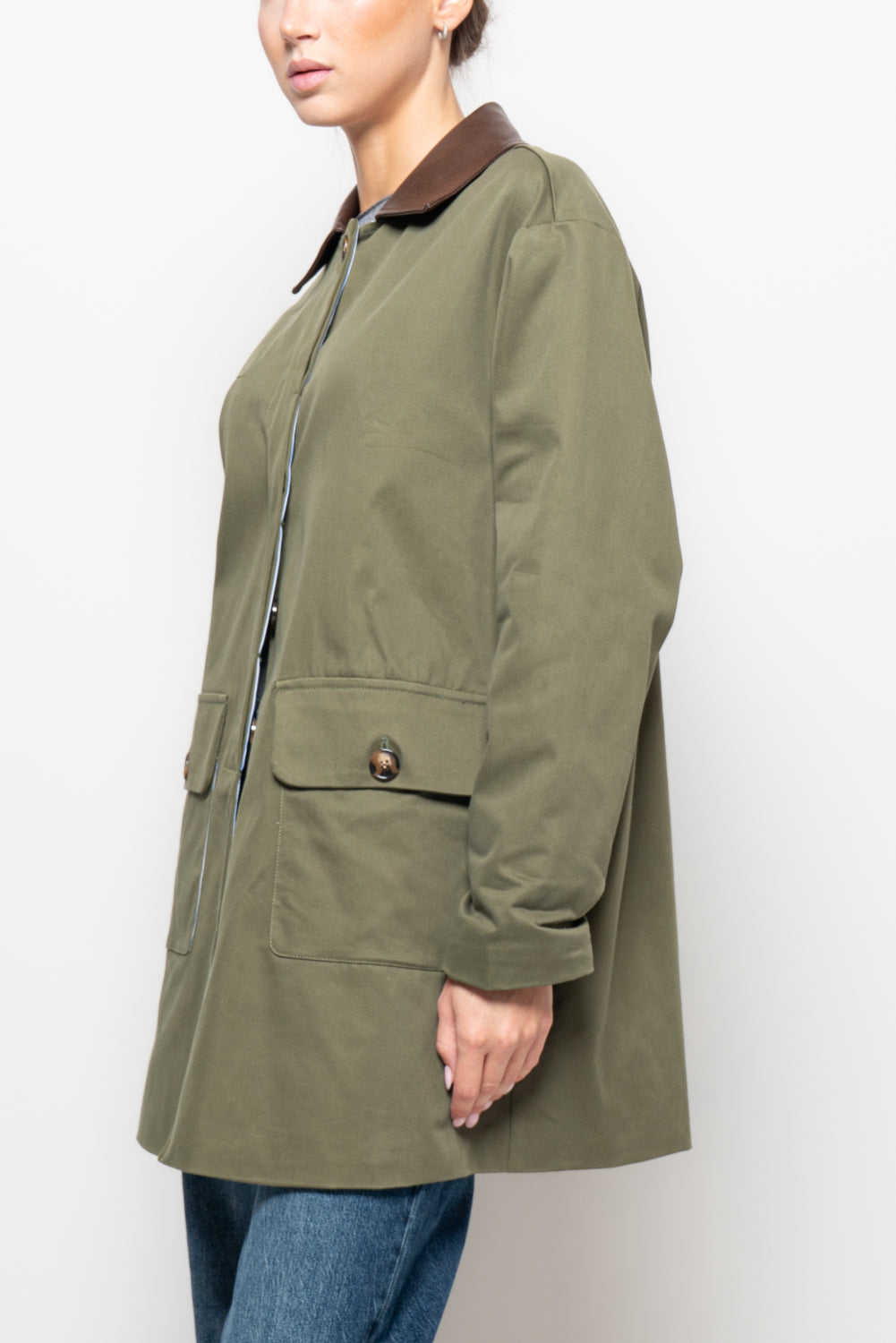 Cappotto con colletto in ecopelle