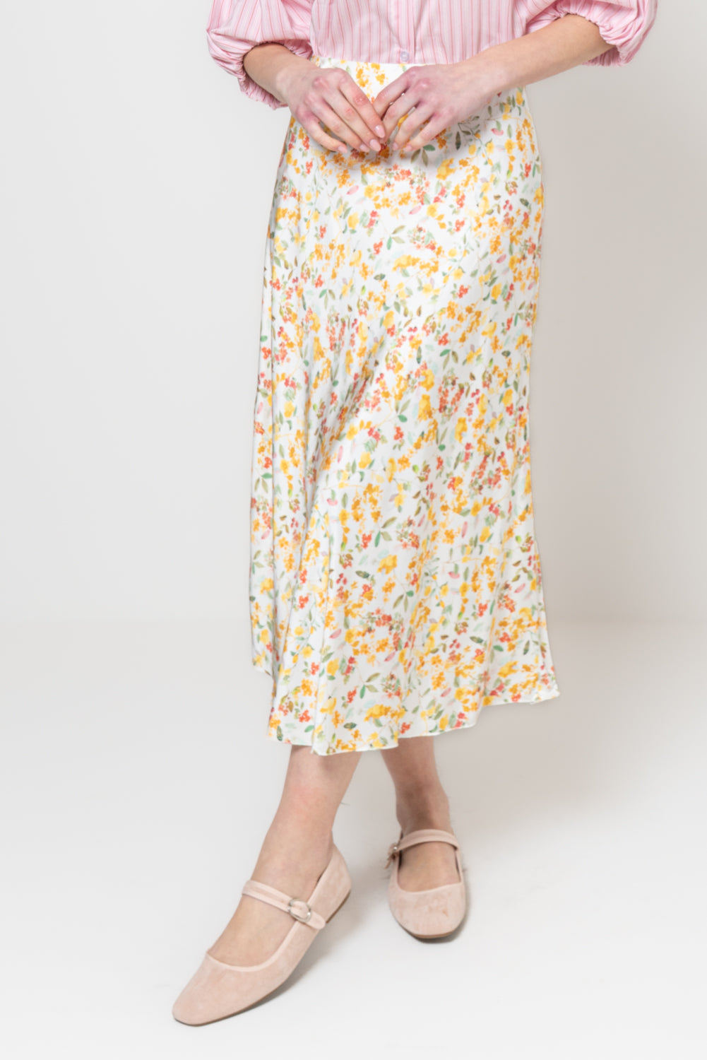 Gonna satin con fiori