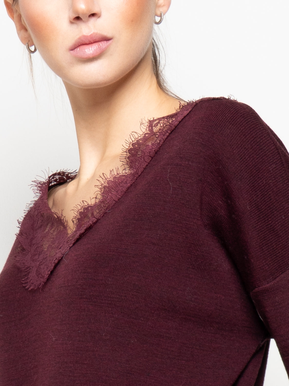 Maglia scollo a V con pizzo