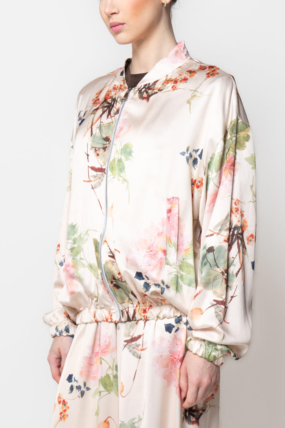 Bomber in Satin a Fantasia Floreale