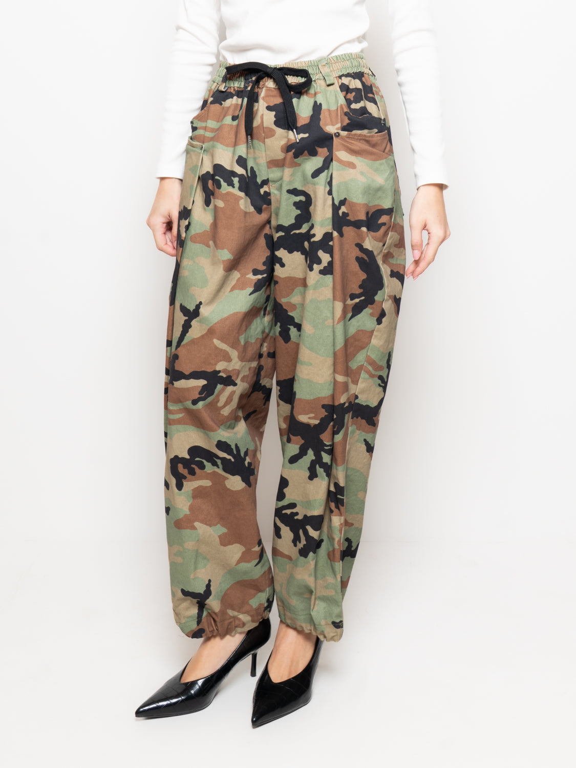 Pantalone cargo in fantasia camouflage