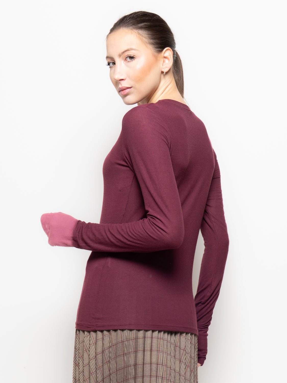 Maglia a costine con foro