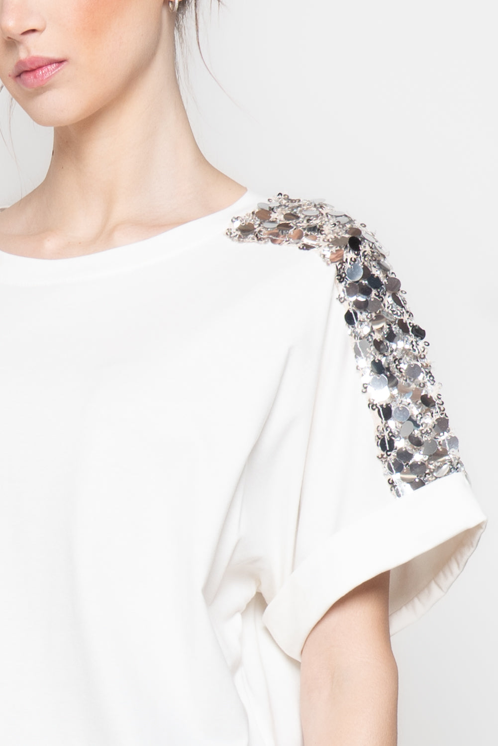 T-shirt con Spalle Paillettes