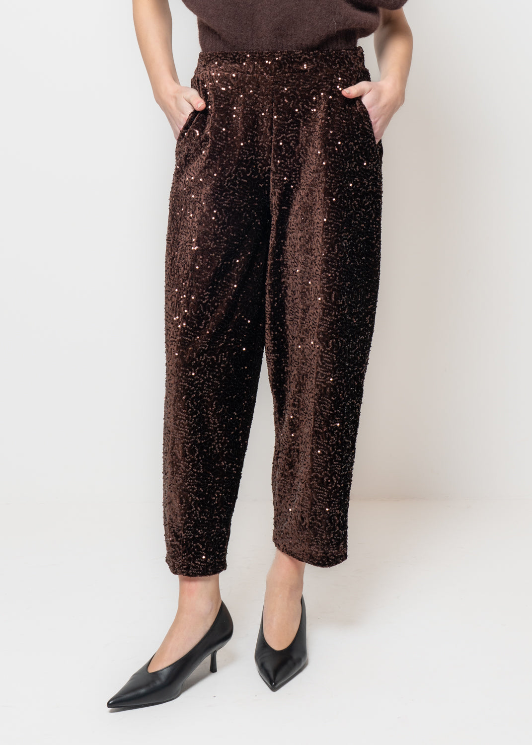 Pantaloni barrel in paillettes e ciniglia