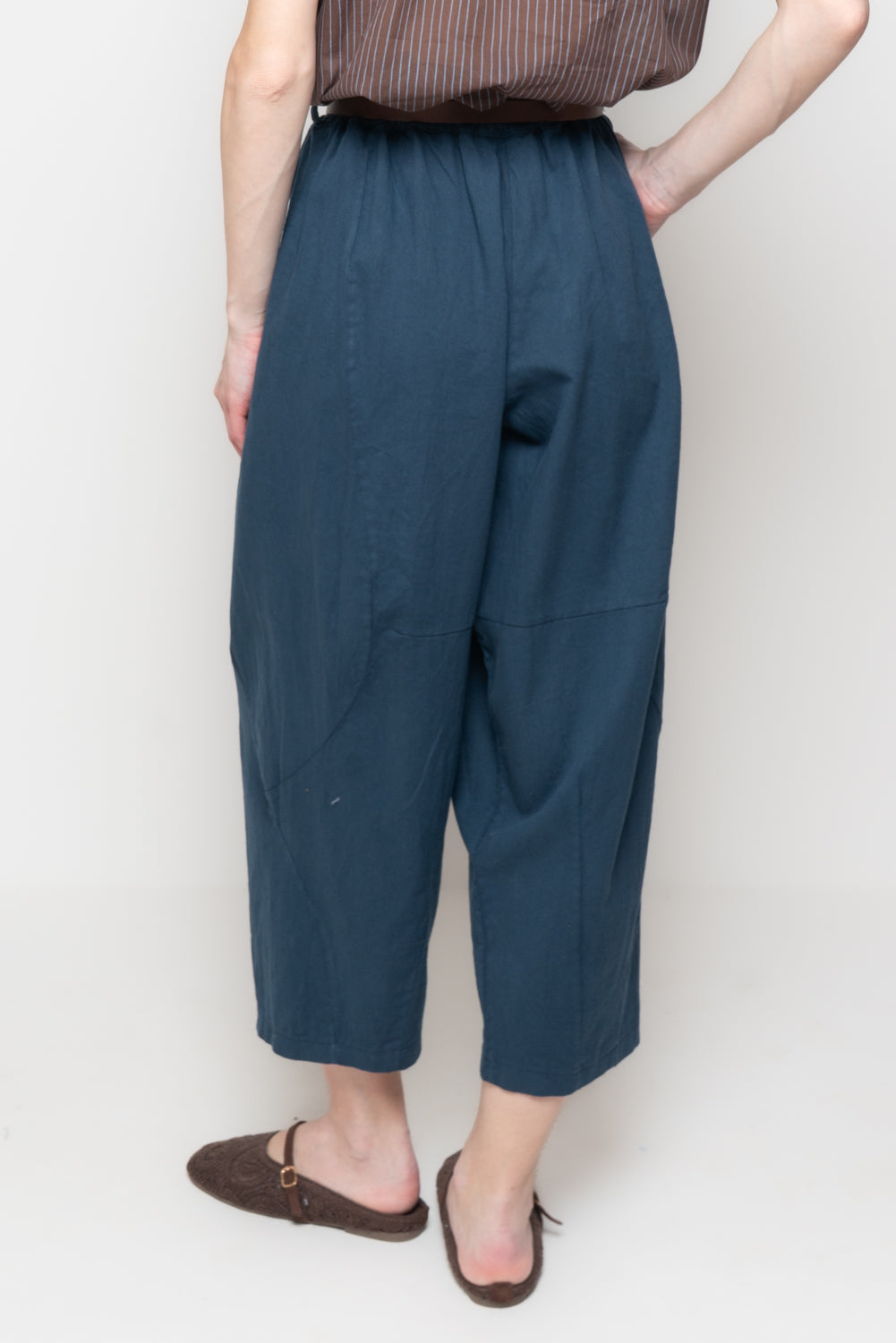 Pantalone a Gamba Larga con Cintura