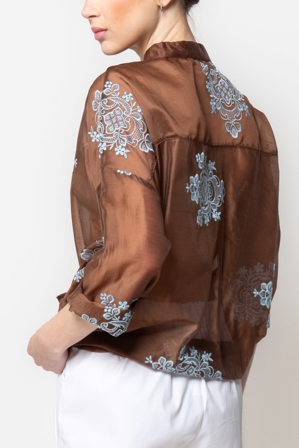 Camicia alla coreana con Ricami