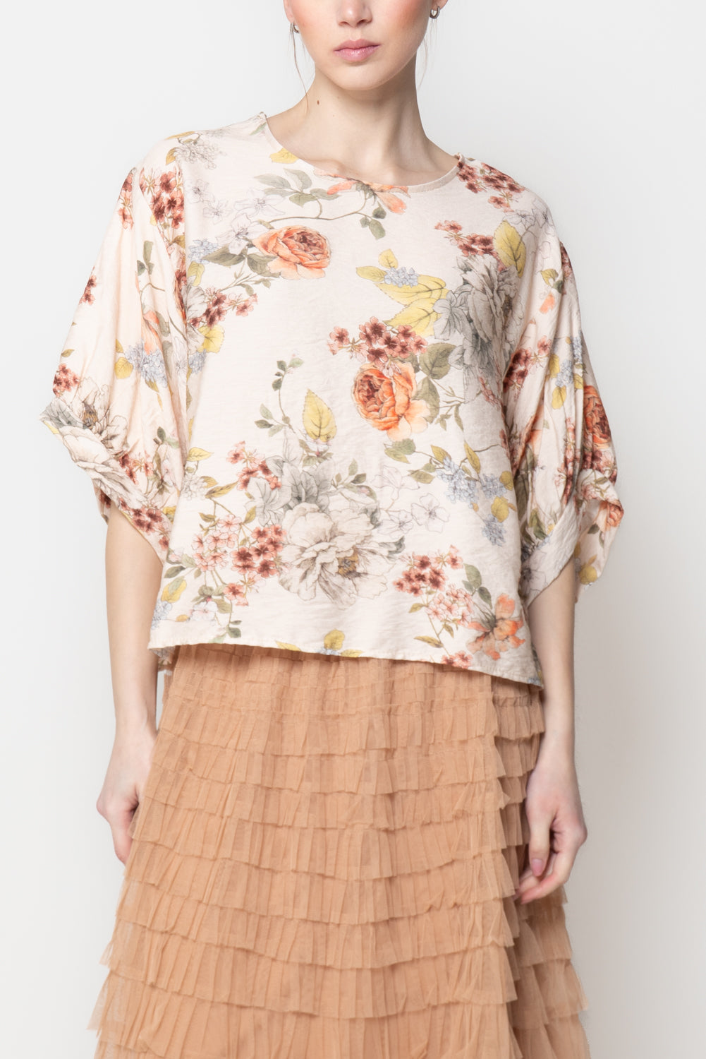 Blusa fiorita con manica volume