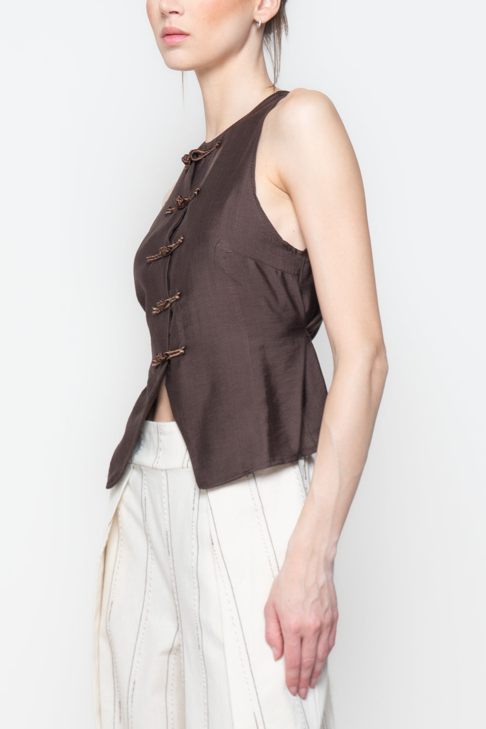 Gilet in Stile Orientale con Chiusura ad Alamari