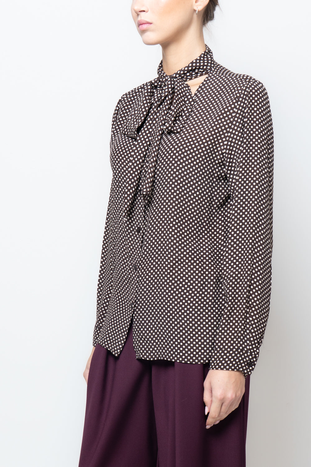 Camicia a pois con fiocco