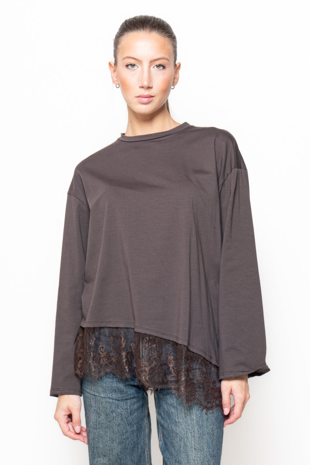T-shirt oversize con fondo in pizzo