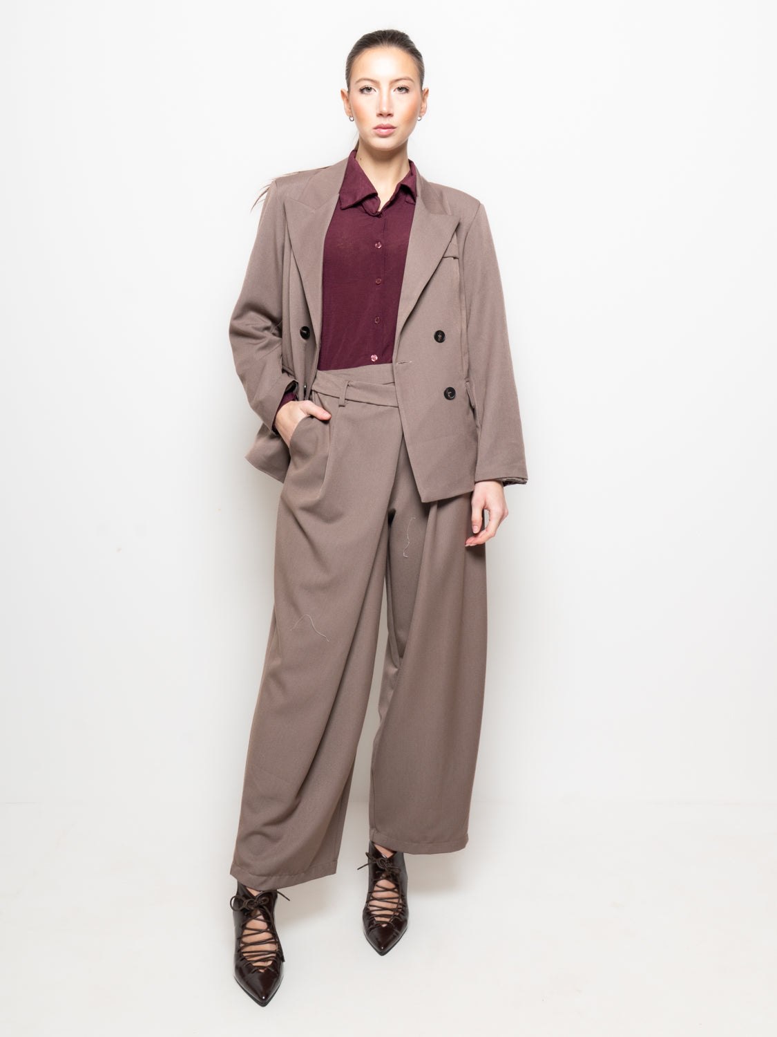 Pantalone baggy con effetto incrociato