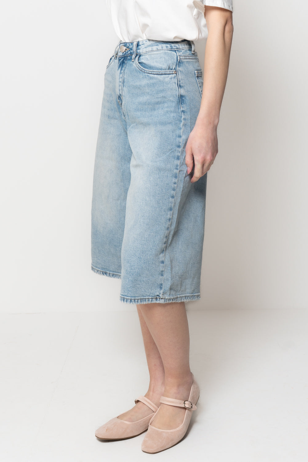 Bermuda denim over