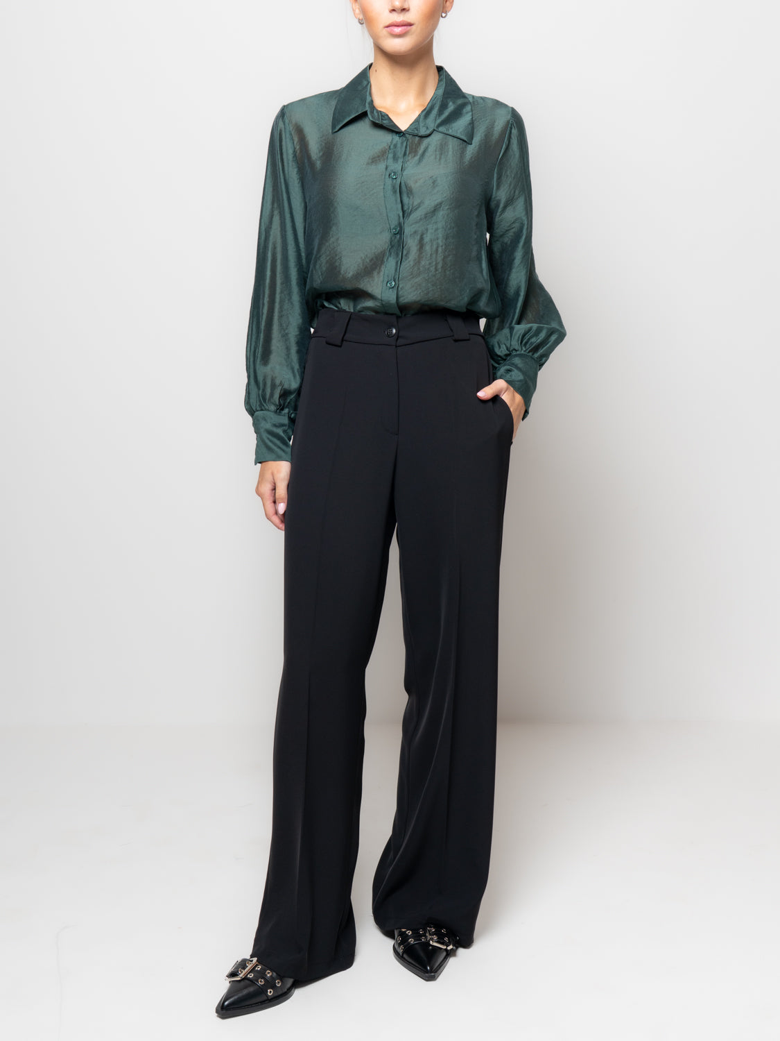 Palazzo in tessuto fluido