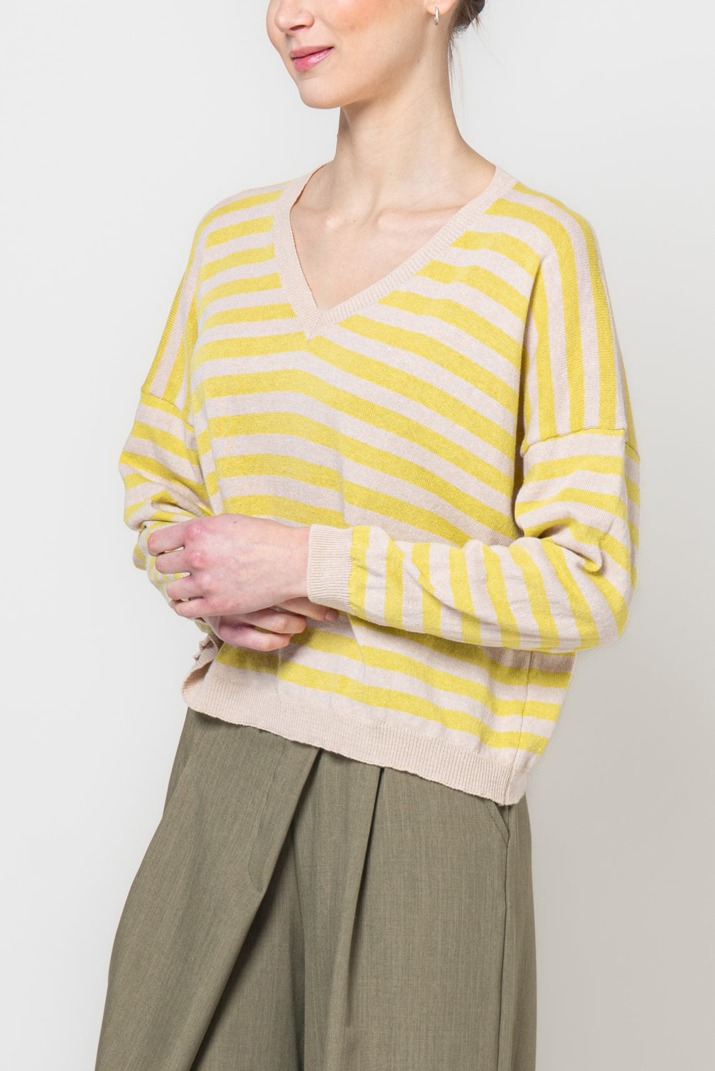 Maglia a righe con scollo a v