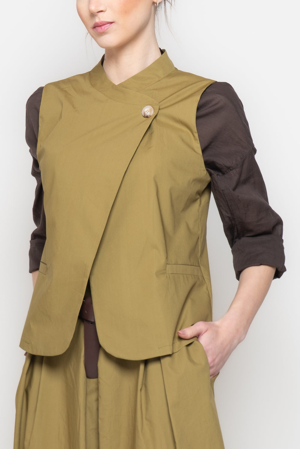 Gilet Strutturato con Chiusura Asimmetrica