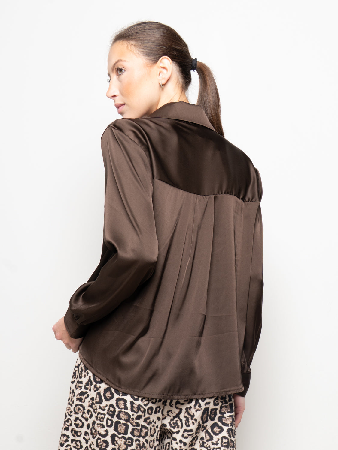 Camicia in raso con inserto in pizzo