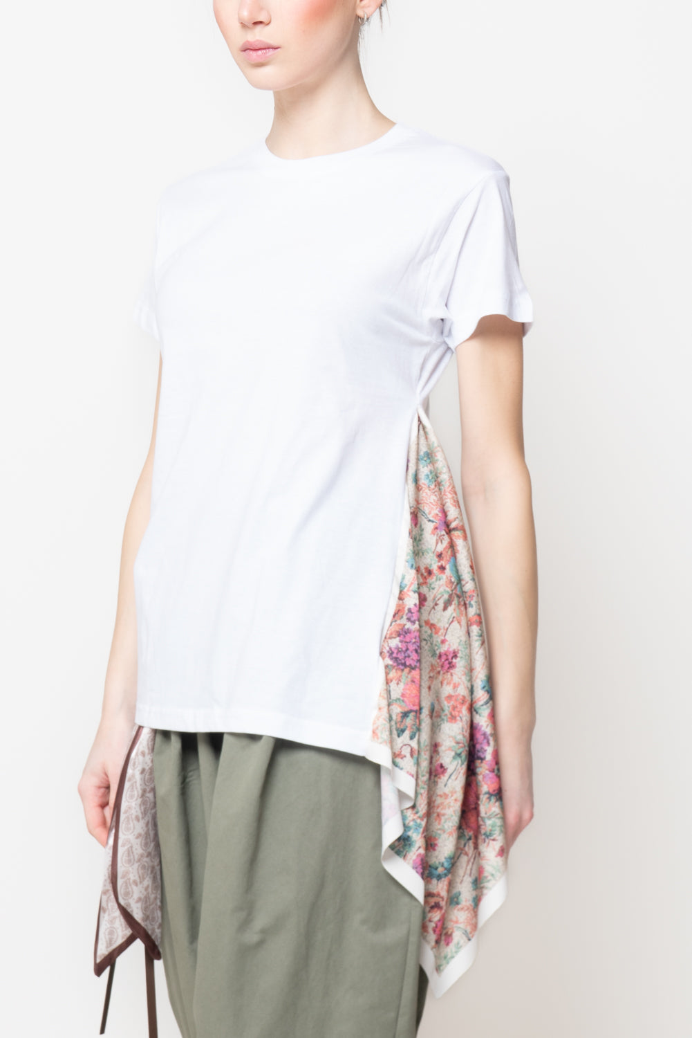 T-shirt con Inserto Floreale Laterale