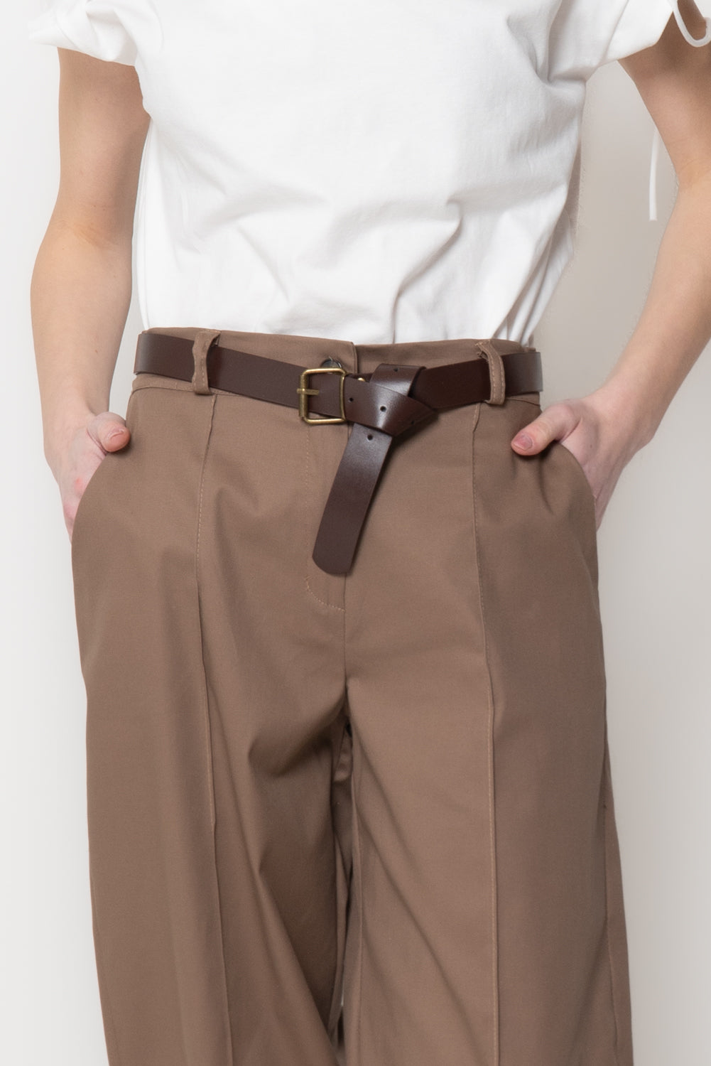 Pantaloni con Cucitura Frontale