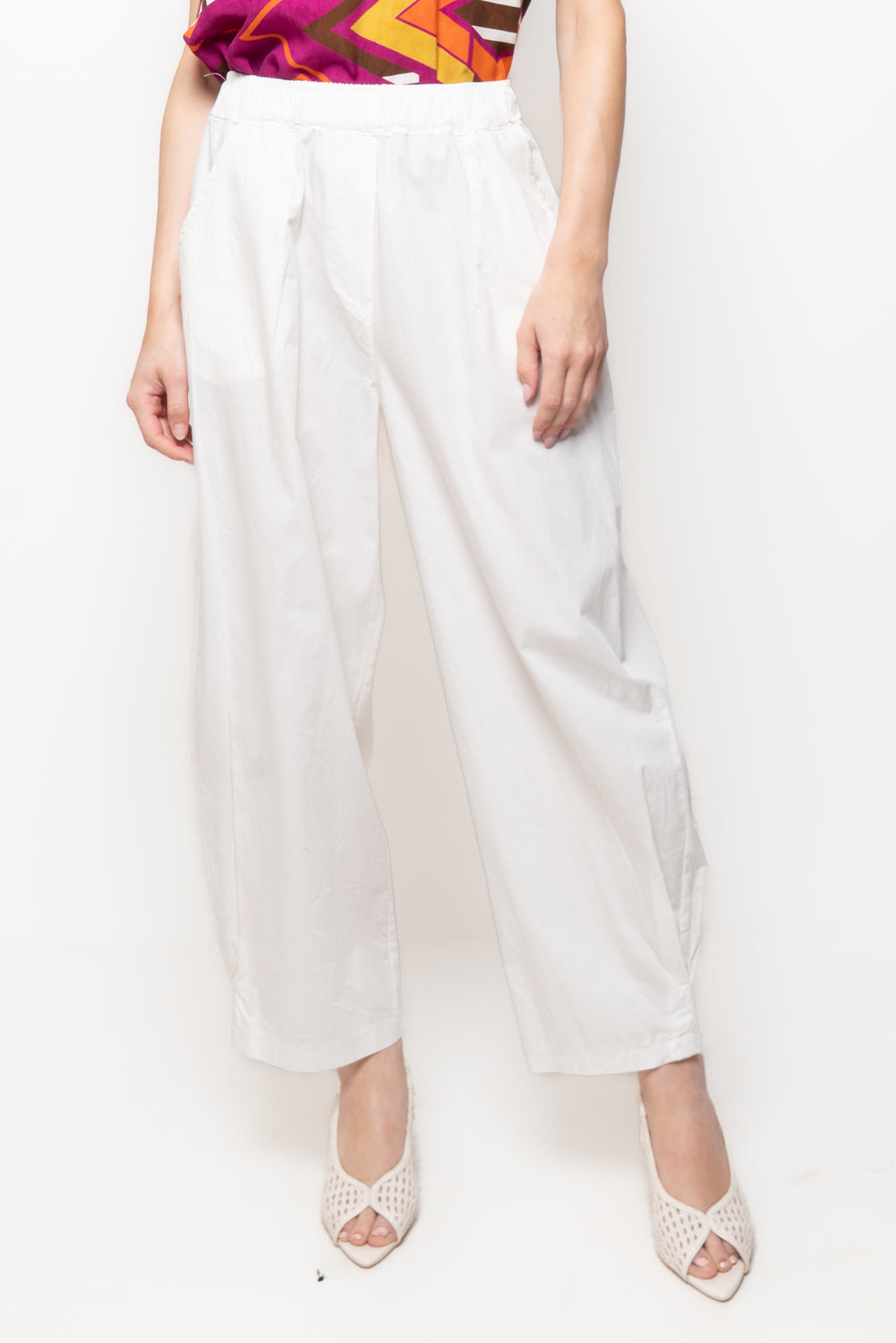 Pantalone barrel con maxi tasca