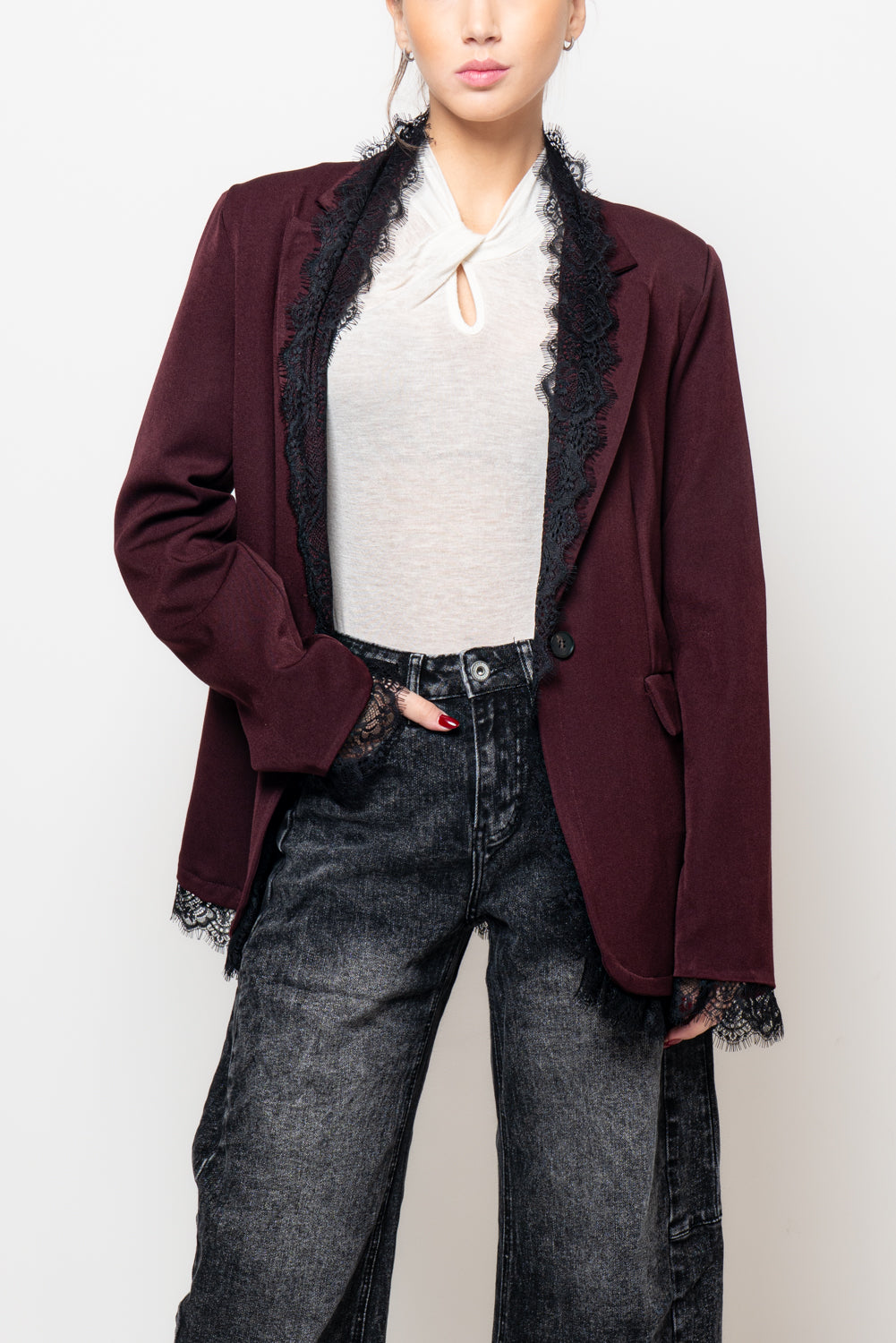 Giacca con profili in pizzo