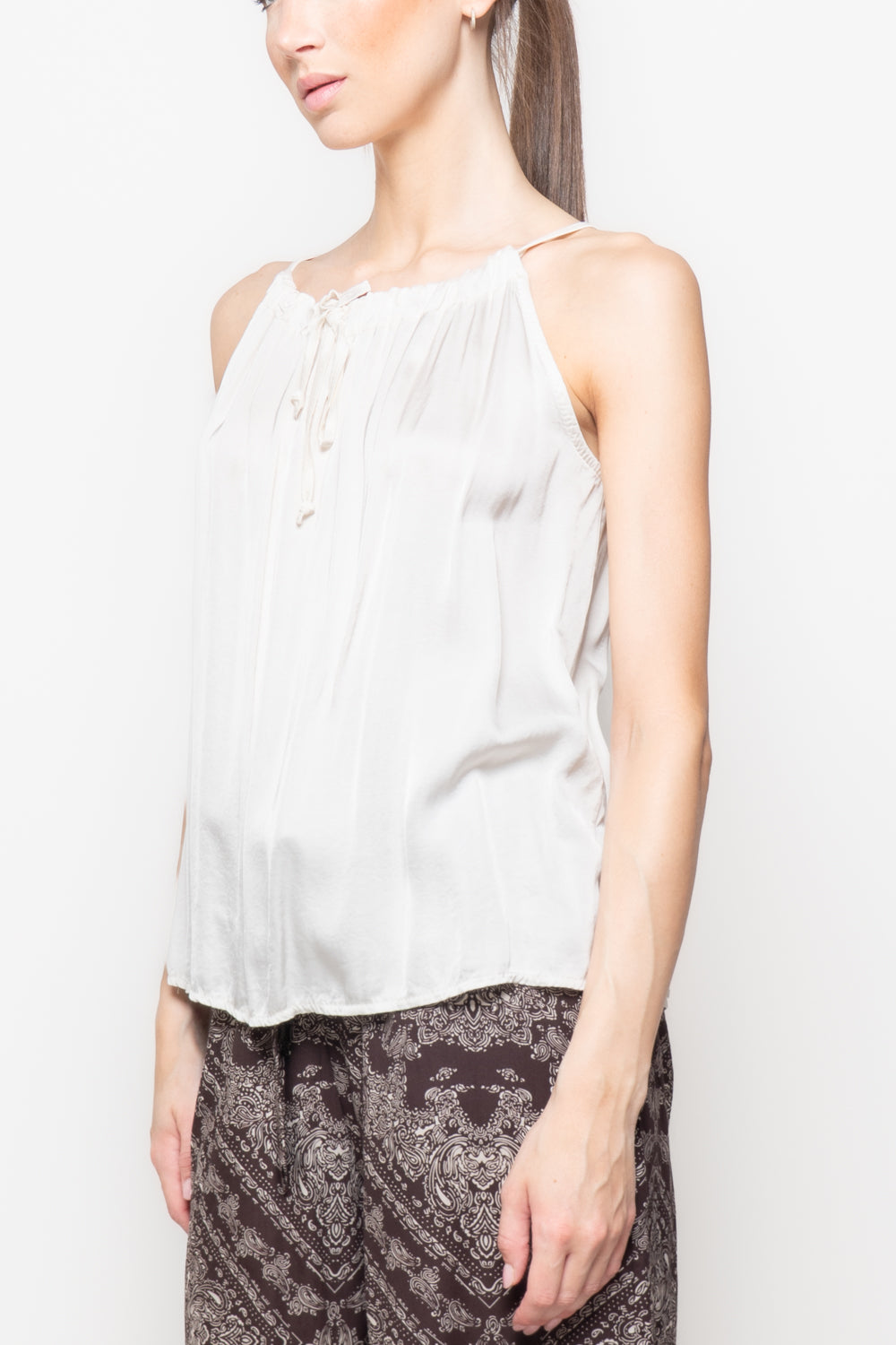 Top Smanicato con Scollo Americano Regolabile