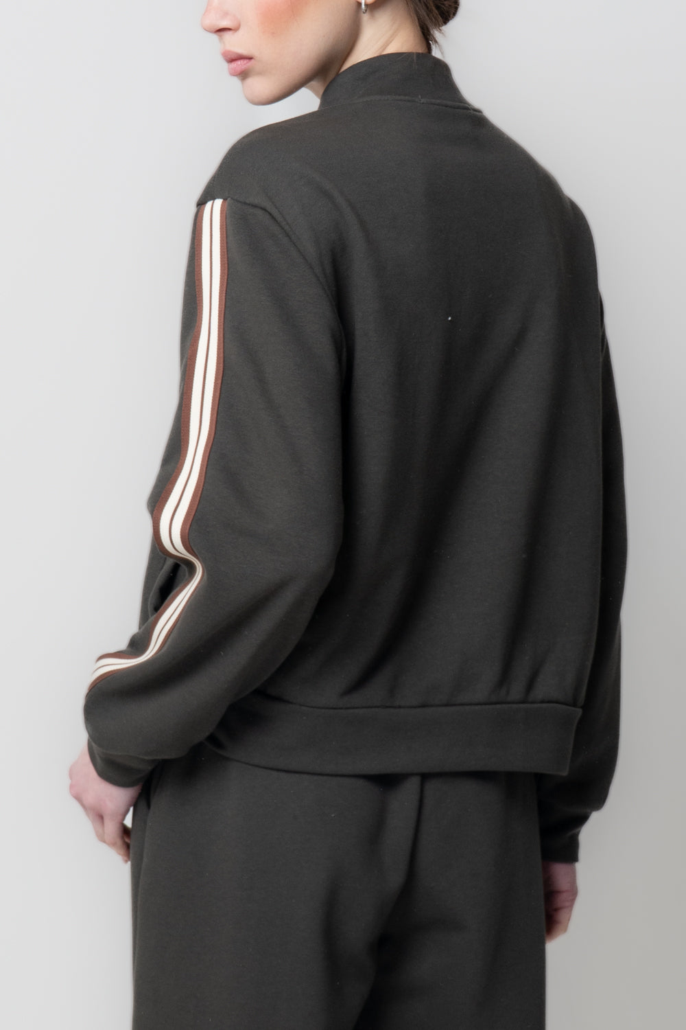 Felpa mandarin con alamari