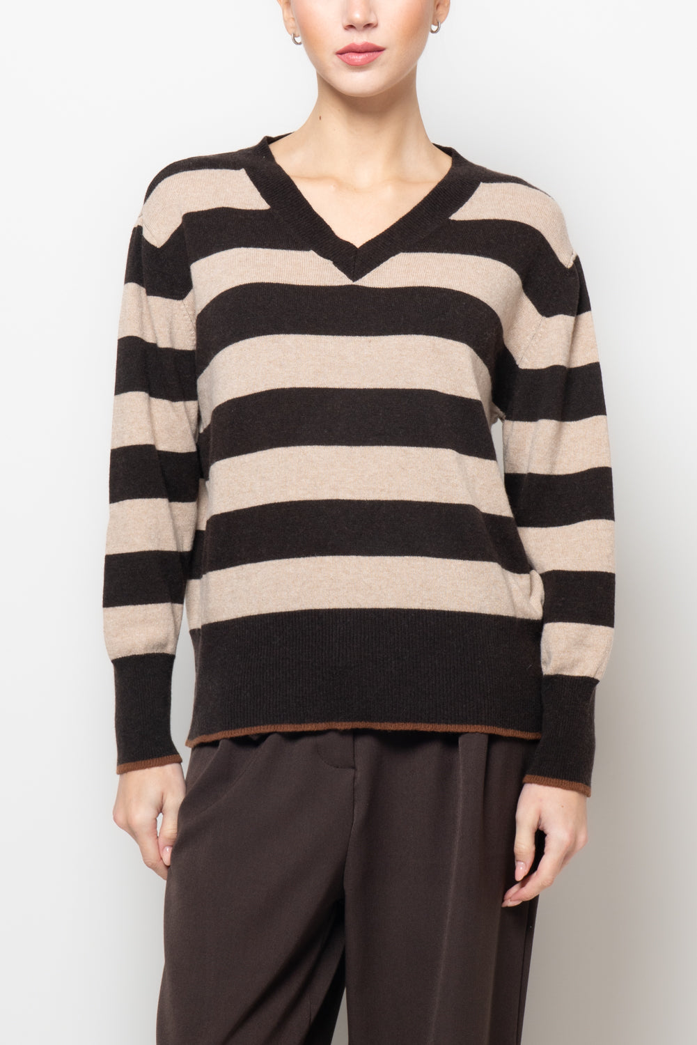 Maglia a righe con scollo a v