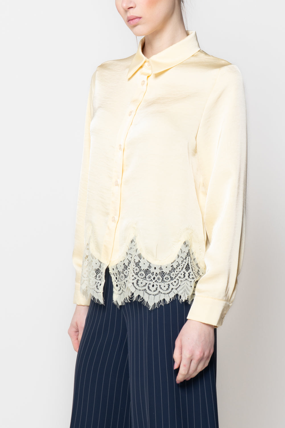 Camicia con balza in pizzo