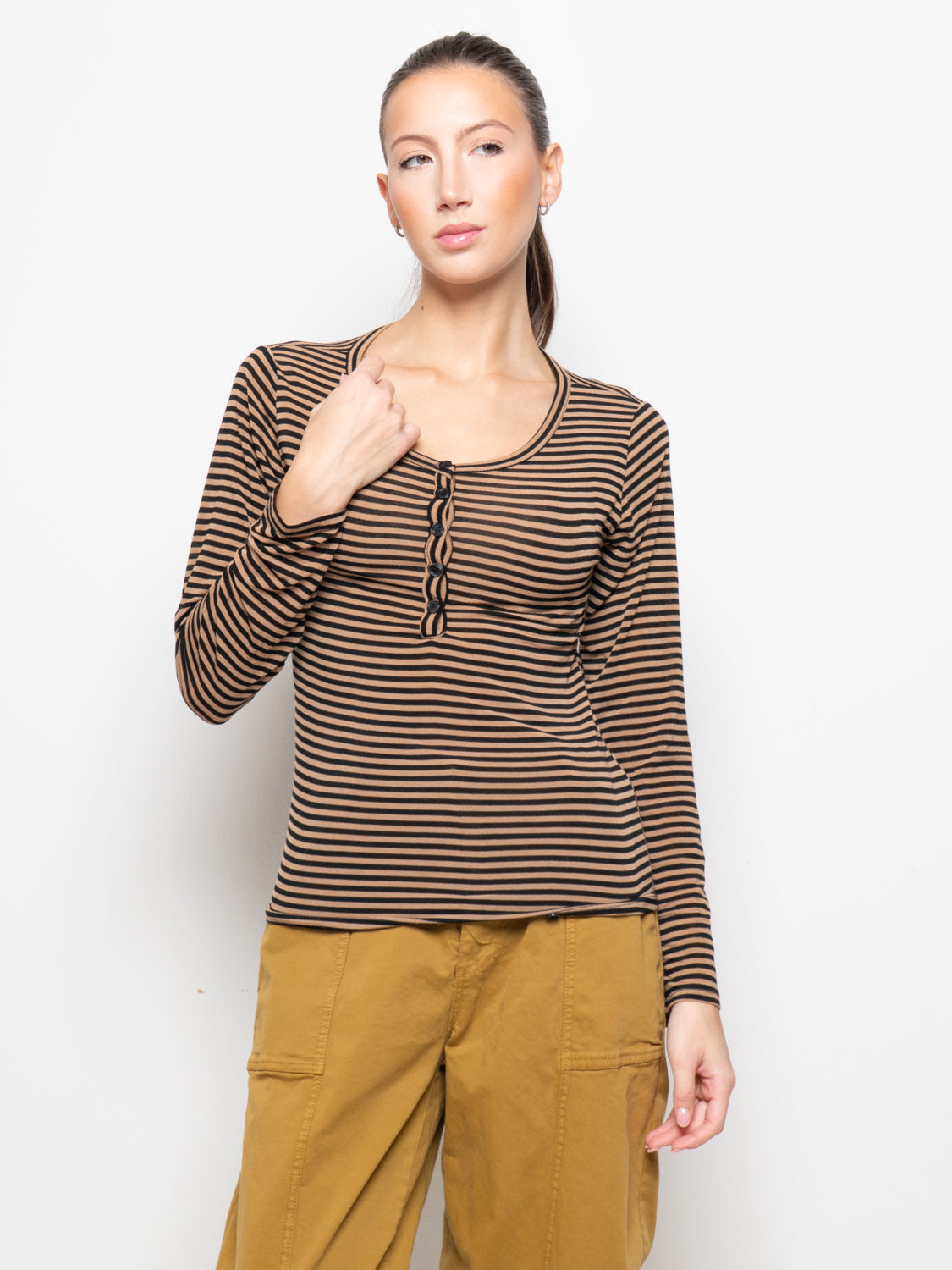 Maglia a righe con collo a serafino misto cachemire