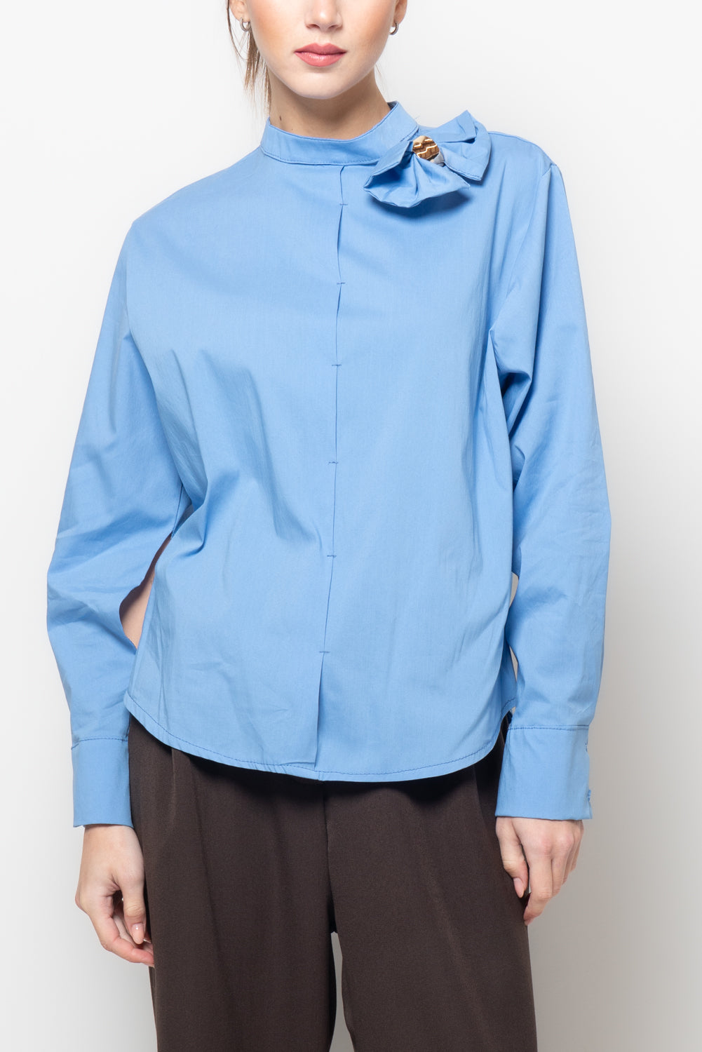 Camicia con fiocco laterale